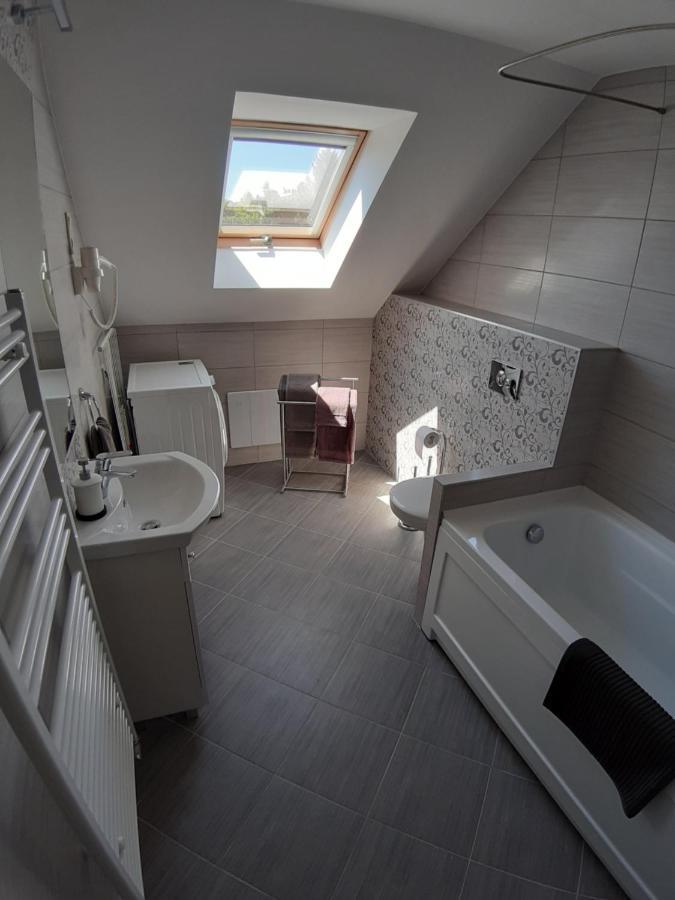 Profi Keco Apartman Balatonalmádi Esterno foto