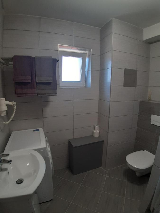 Profi Keco Apartman Balatonalmádi Esterno foto