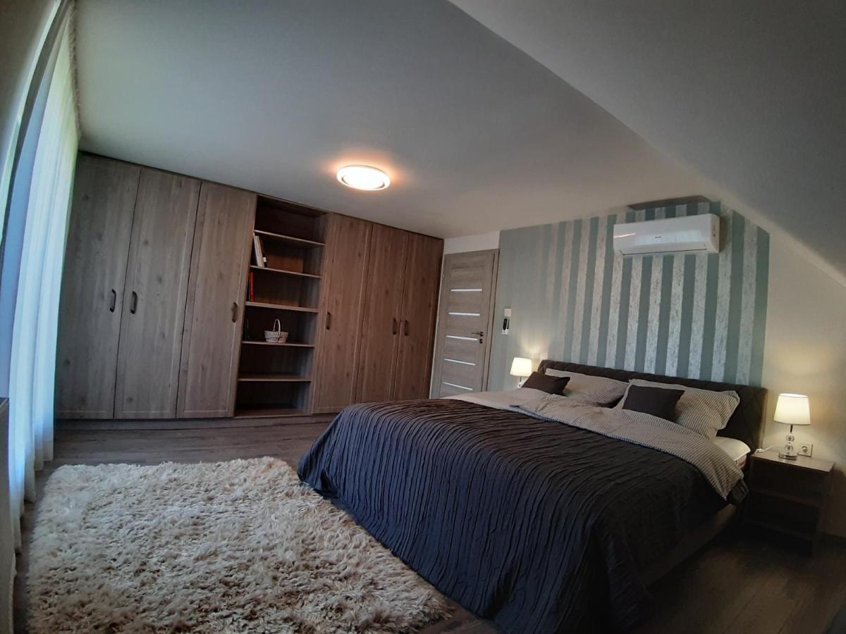 Profi Keco Apartman Balatonalmádi Esterno foto