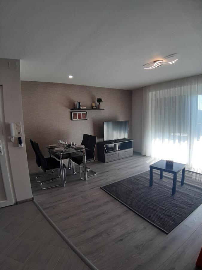 Profi Keco Apartman Balatonalmádi Esterno foto