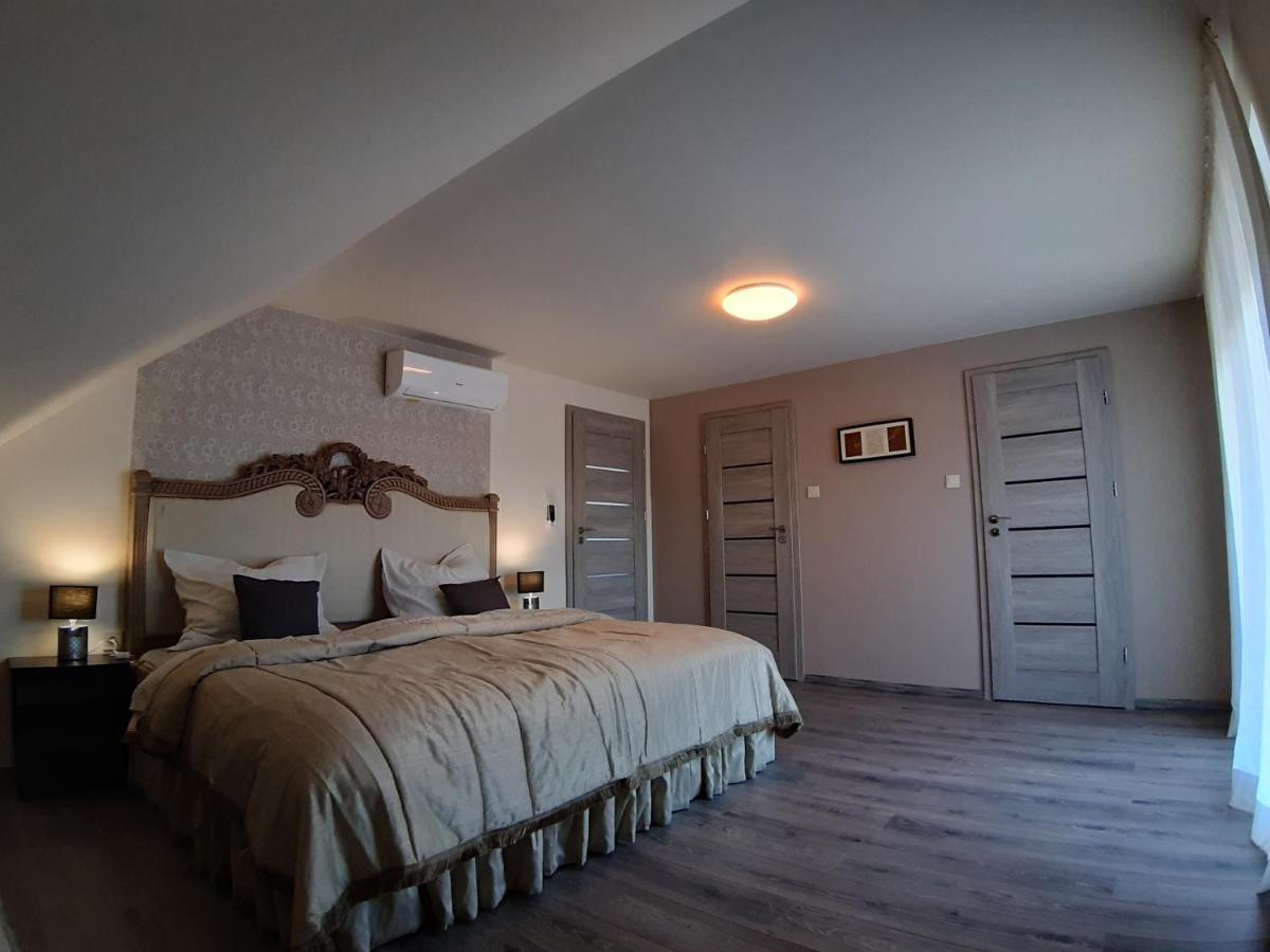 Profi Keco Apartman Balatonalmádi Esterno foto