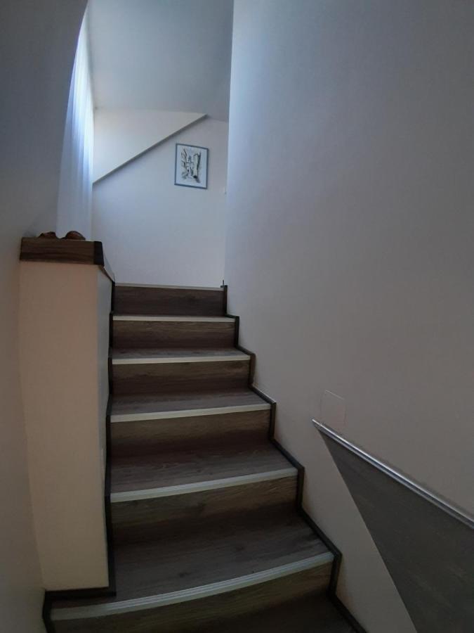 Profi Keco Apartman Balatonalmádi Esterno foto