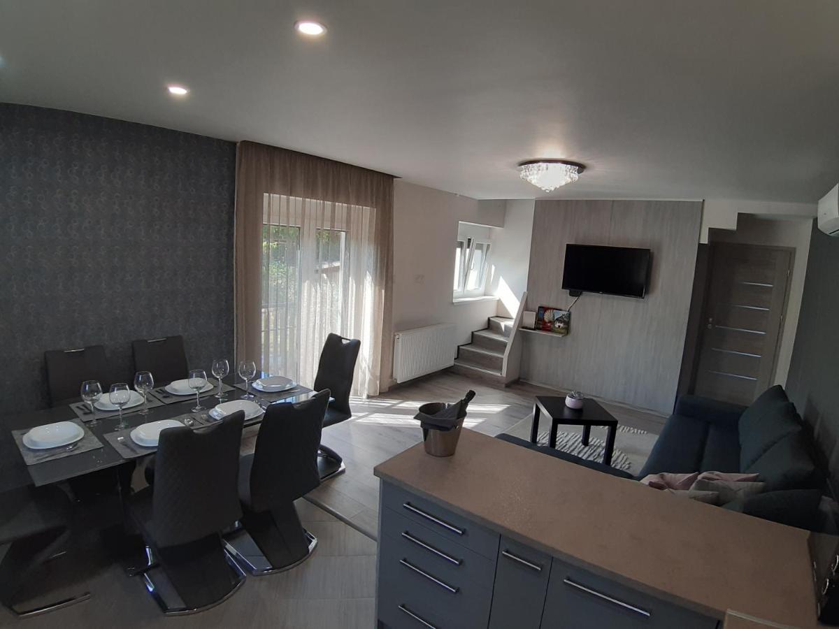 Profi Keco Apartman Balatonalmádi Esterno foto