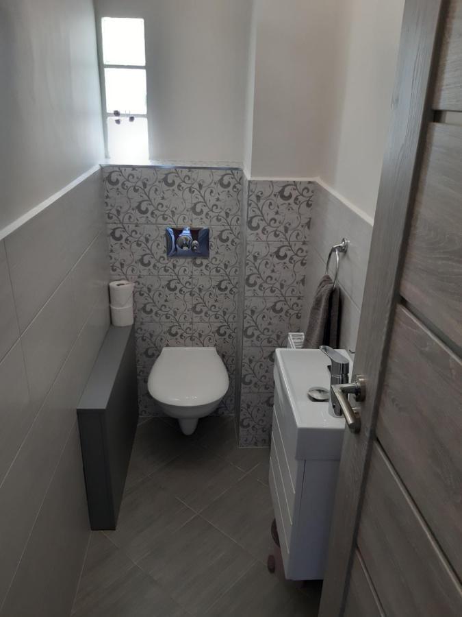 Profi Keco Apartman Balatonalmádi Esterno foto