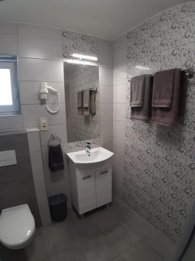 Profi Keco Apartman Balatonalmádi Esterno foto