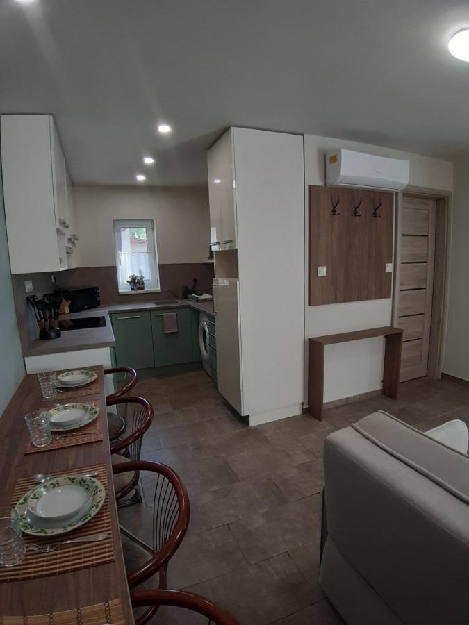 Profi Keco Apartman Balatonalmádi Esterno foto