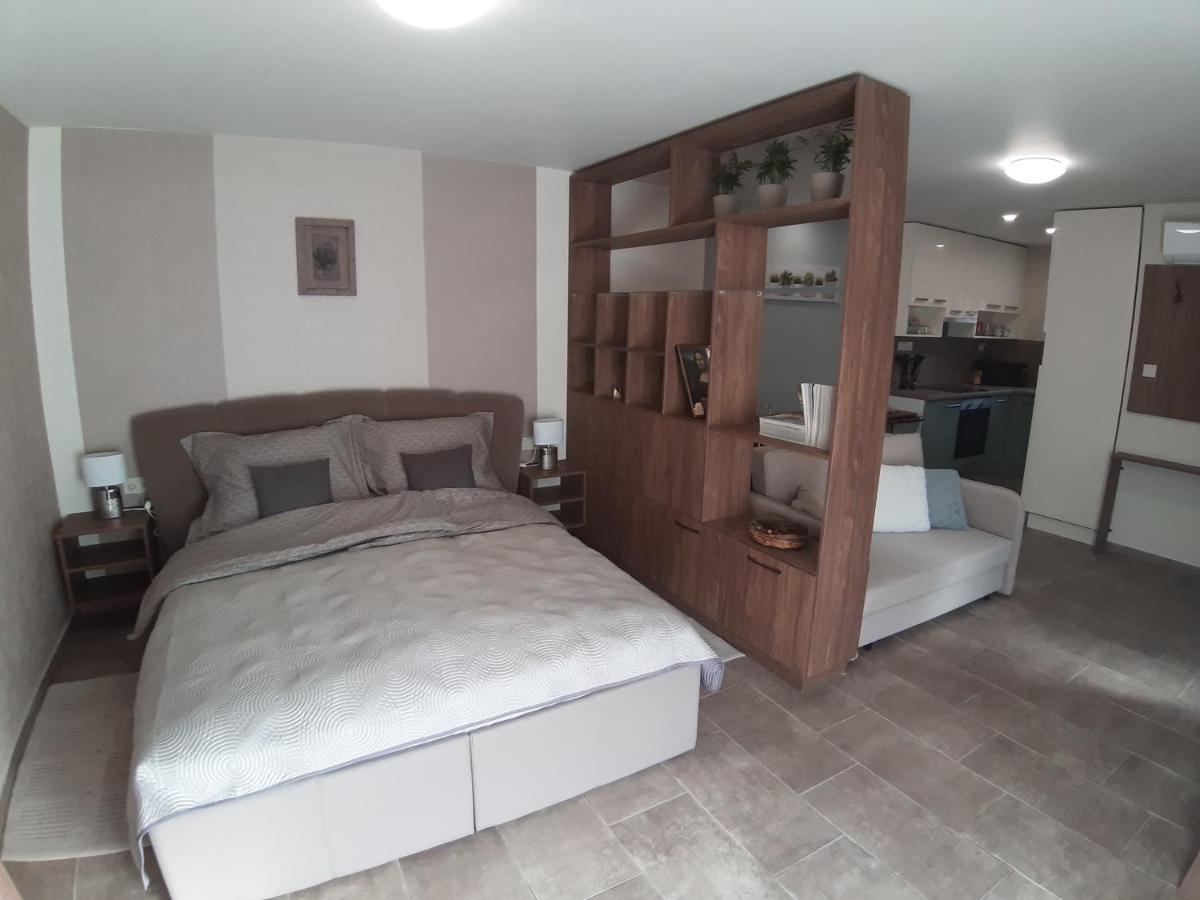 Profi Keco Apartman Balatonalmádi Esterno foto