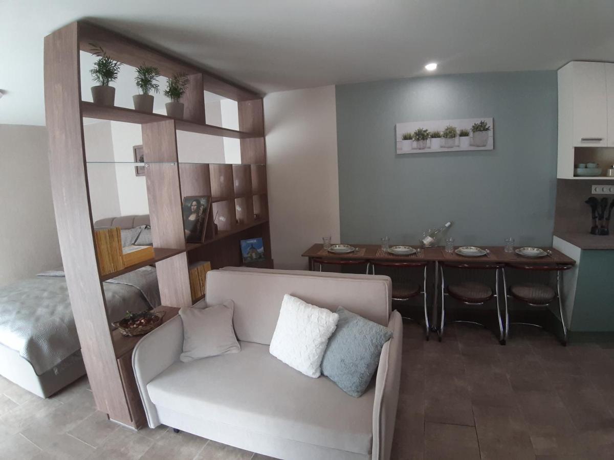 Profi Keco Apartman Balatonalmádi Esterno foto