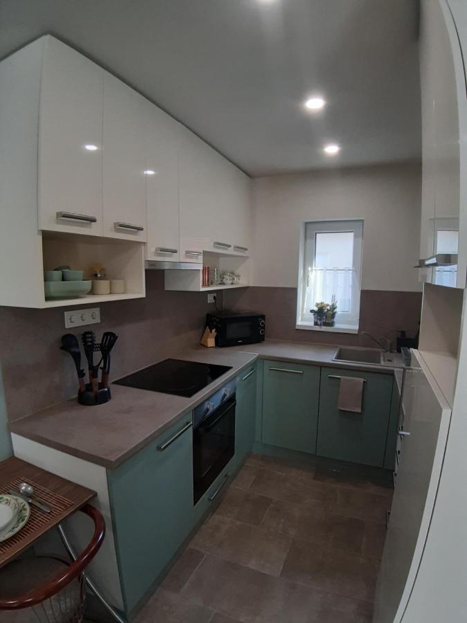 Profi Keco Apartman Balatonalmádi Esterno foto