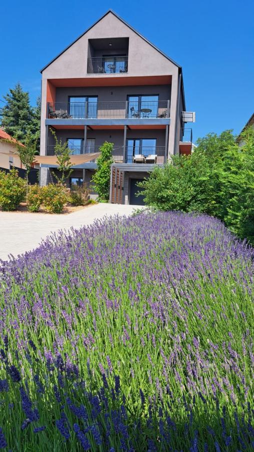 Profi Keco Apartman Balatonalmádi Esterno foto