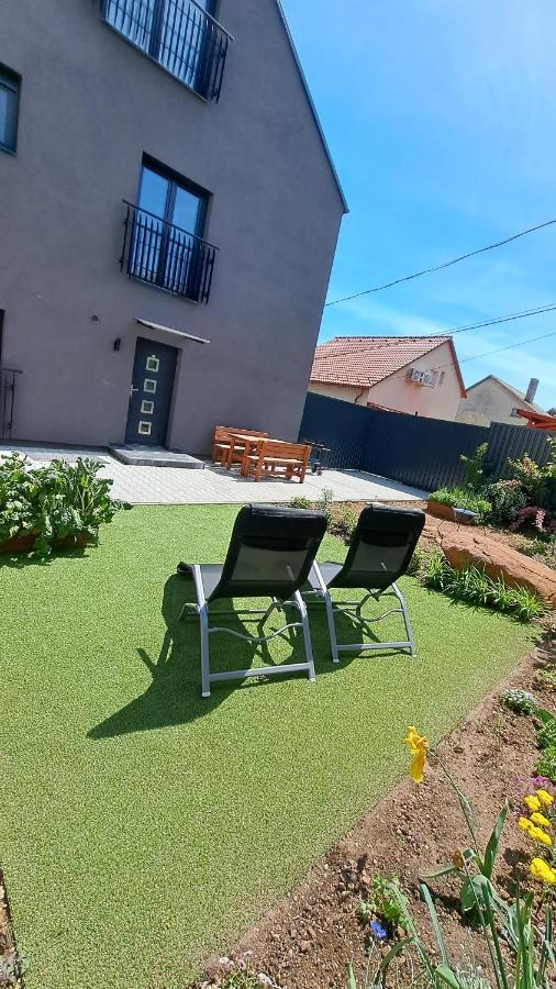Profi Keco Apartman Balatonalmádi Esterno foto